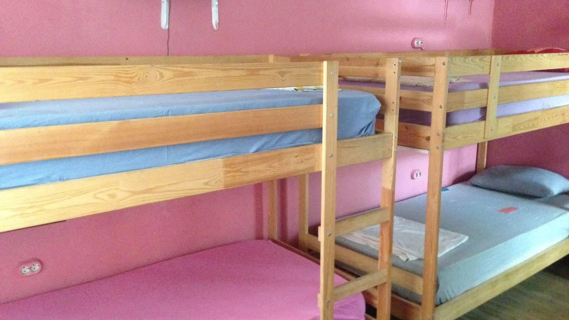 Hostel Shantihome Izmir Turkey